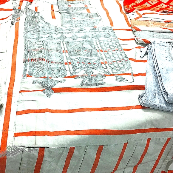 Full Male and Female Nigerian Traditional Wedding Outfits - Picture 4 of 10